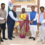 मुख्यमंत्री विष्णु देव साय के निमंत्रण पर राष्ट्रपति ने स्वीकार किया बस्तर दशहरा के मुरिया दरबार में शामिल होने का आमंत्रण