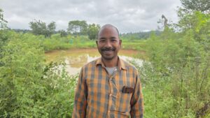 सेवा की कहानी: आजीविका डबरी से लक्ष्मी प्रसाद को मिला दोहरा लाभ, मछली पालन से आमदनी और खेती को सिंचाई का सहारा