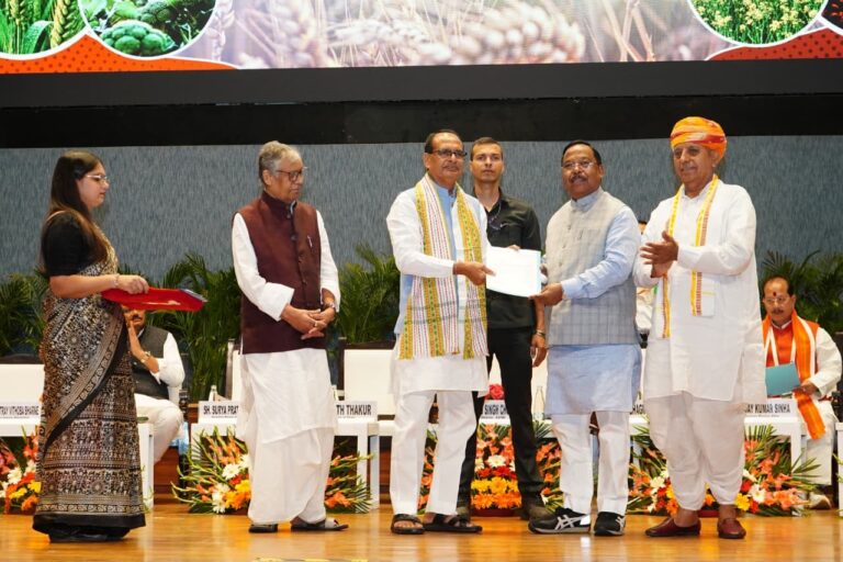 नई दिल्ली राष्ट्रीय कृषि सम्मेलन में शामिल हुए मंत्री रामविचार नेताम