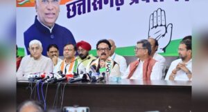 ‘वोट चोरी’ के आरोपों पर कांग्रेस का हल्लाबोल, सुखदेव भगत की मौजूदगी में प्रदर्शन
