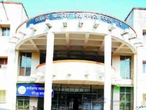 निजी स्कूलों के शिक्षकों पर नई शर्त, 12वीं-पीजी अंग्रेजी माध्यम से होना जरूरी