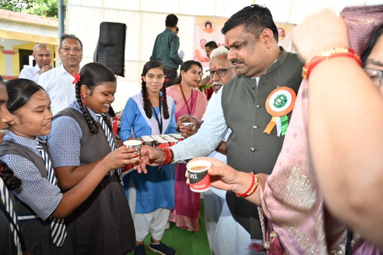 शिक्षा मंत्री गजेन्द्र यादव ने स्कूलों में साईंश्योर न्यूट्रिशन पायलट प्रोजेक्ट का किया शुभारंभ