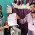 सेवा संकल्प अभियान : सेवा सेतु से आसान हुई सरकारी सेवाओं की राह, सुमन की बेटी आयुषी को घर बैठे मिले आय, जाति और निवास प्रमाण पत्र
