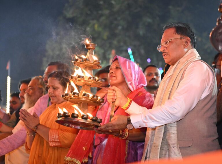 Chief Minister Vishnu Deo Sai Participates in Chitrotpala Ganga Maha Aarti at Shivrinarayan, the Sacred Town of Mata Shabari
