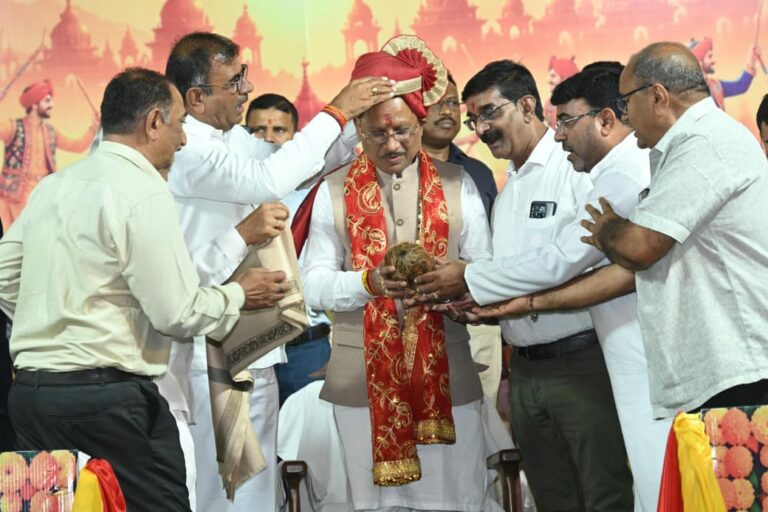 Chief Minister Participates in Garba and Navratri Celebrations Across Raipur, Extends Festive Greetings to the People of Chhattisgarh