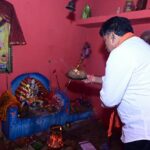 माता की भक्ति में रमे उप मुख्यमंत्री विजय शर्मा, हाथों में मंजीरा लेकर ग्रामीणों के साथ गाए जसगीत