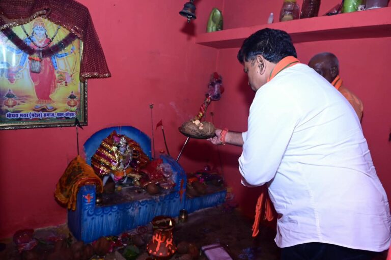 माता की भक्ति में रमे उप मुख्यमंत्री विजय शर्मा, हाथों में मंजीरा लेकर ग्रामीणों के साथ गाए जसगीत