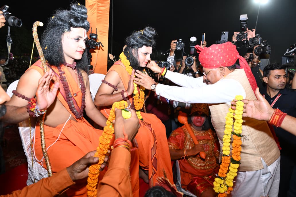 Chief Minister Attends Vijayadashami Celebrations at Historic Ravanbhatha Ground in Raipur, Extends Dussehra Greetings to the People of Chhattisgarh