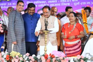 Chief Minister Vishnu Deo Sai Attends Pandwani Mahasammelan at Banbarad on International Artists’ Day