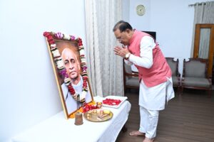 मुख्यमंत्री विष्णु देव साय ने लौह पुरुष सरदार वल्लभभाई पटेल की जयंती पर उन्हें किया नमन